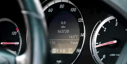 Wykres rozrzutu i rozkładu: jak wykorzystać marginesy wykresów kupując nowy samochód?