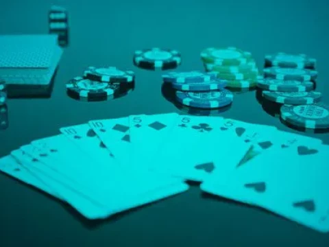 Czy hazard uzależnia? A co, jeśli respondent nie ma zdania?